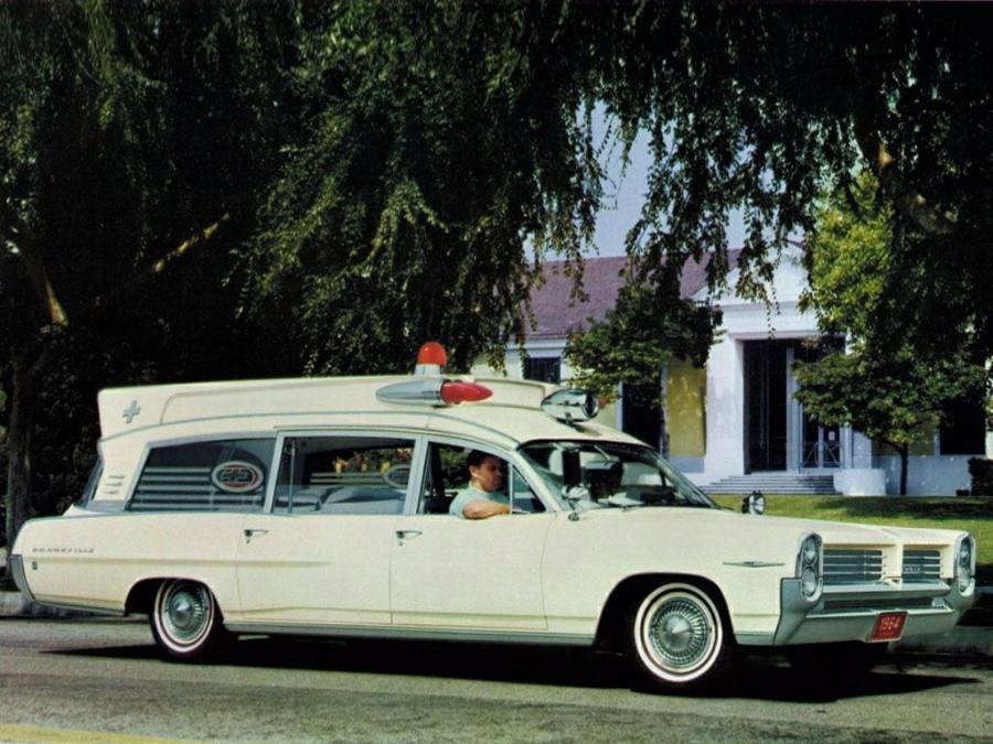 Pontiac Bonneville Rescuer Ambulance by Superior '1964
